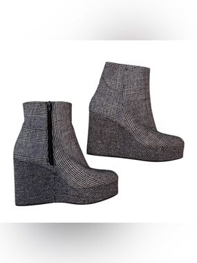 Mix No. 6 Gray Plaid Wedge Booties Size 6